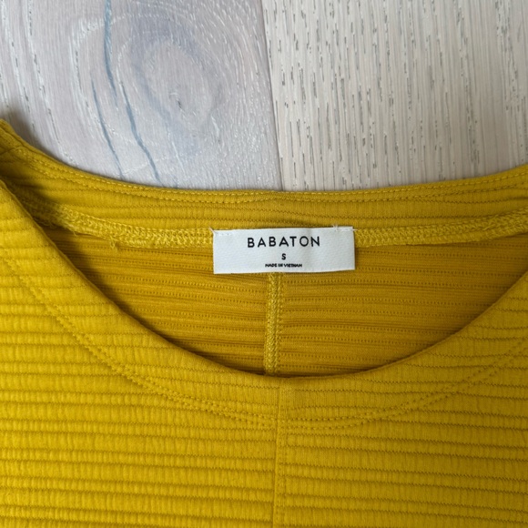 Aritzia Babaton Yellow Batwing Sleeves Cropped Sweater Small - Picture 3 of 7